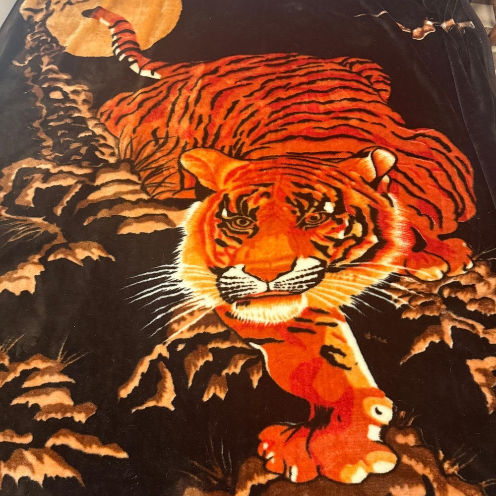 Large Korean Mink Animal Tiger Print Vintage 90s Plush Blanket 75x90 Heavy Black